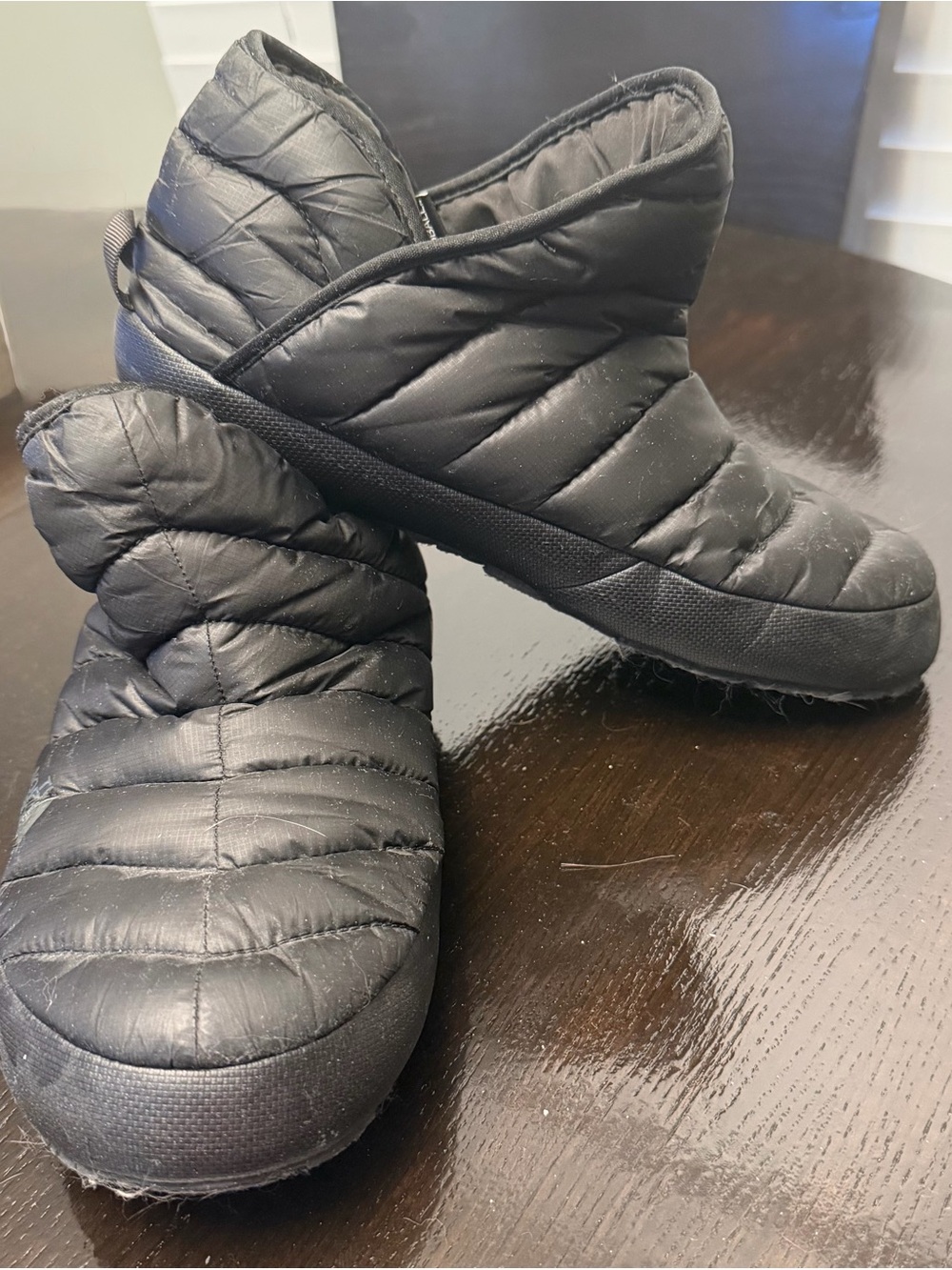 The North Face Quilted Puffer Slippers in Black